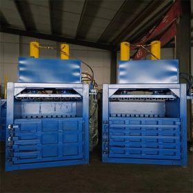 Máy đóng kiện nén chai nhựa đứng